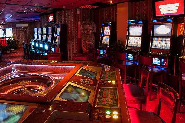 miotoro platform showing sportsbook, live-dealer, and slot game sections